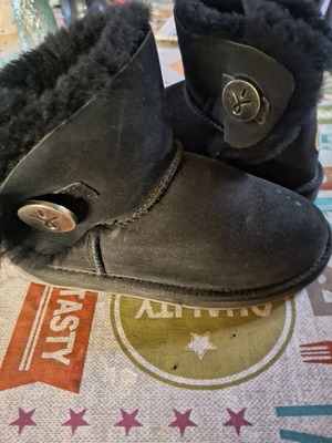 Emu Australia boots size 36 black like new