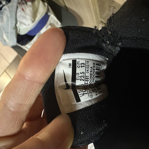 Nike Team Hustle D 8 baby shoes size 23.5, black with silver logo