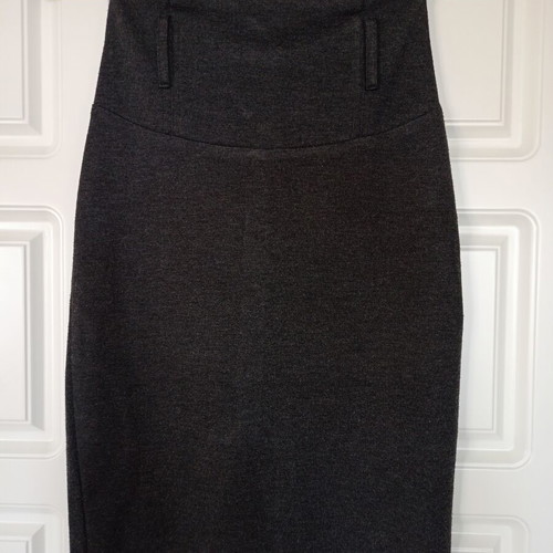 Midi elastic skirt gray used with small back slit