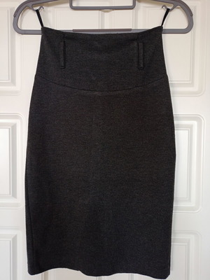 Midi elastic skirt gray used with small back slit