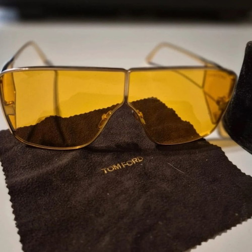 Tom Ford Aviator Sunglasses like new, gold frame with yellow lenses