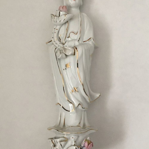 Chinese porcelain figurine like new, 20 cm tall