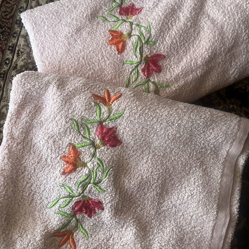 Towel set new, pink with floral embroidery, cotton