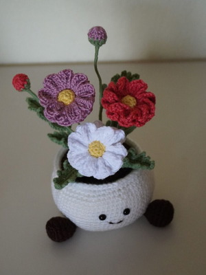 Knitted flower pot made to order