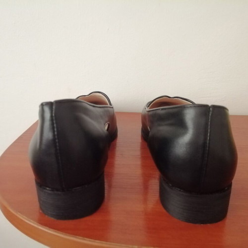 Elegant black unisex leather loafers size 43, new