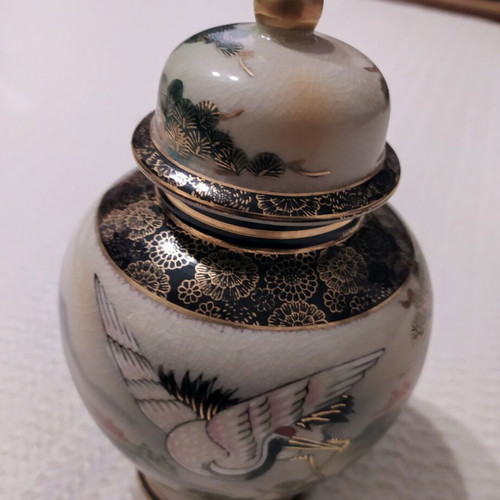 Satsuma vase with lid like new