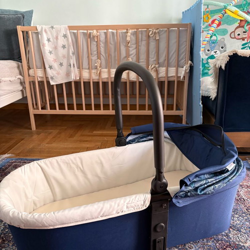Giordani bassinet new in excellent condition