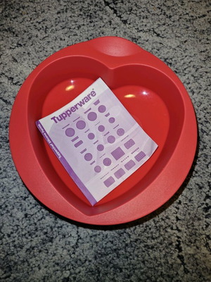 Tupperware Heart Silicone Mold new