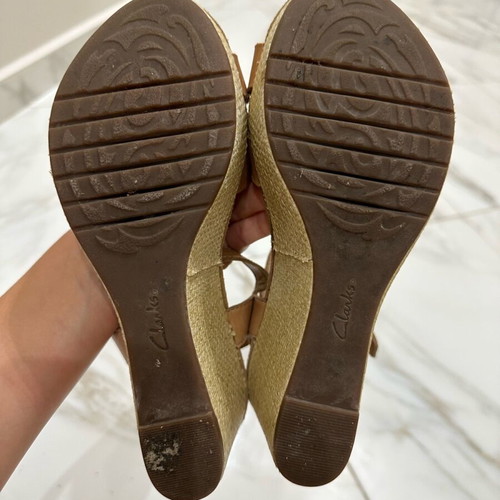 Clarks flatforms tan size 37 like new, anatomical