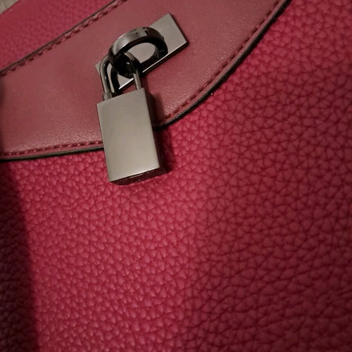 Women's handbag like new, medium size burgundy