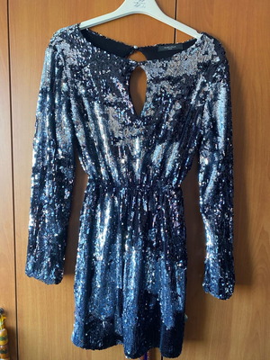 Dress with sequins S/M new, short