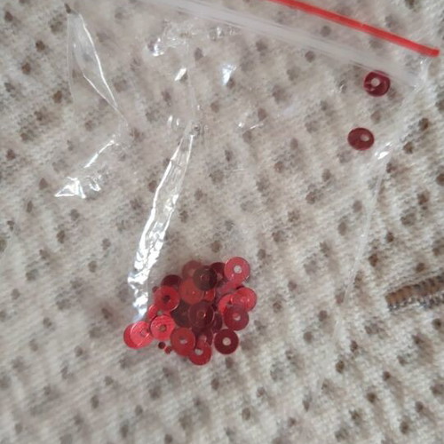 Relish red sequin skirt new, size Medium