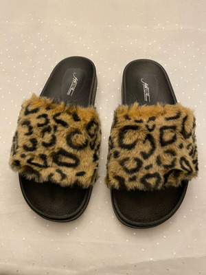 Παντόφλες Fift Avenue με χνουδωτό animal print, καινούργιες, μέγεθος 40