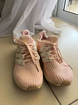 Adidas Ultra Boost αθλητικά μεταχειρισμένα, ροζ νούμερο 36.5
