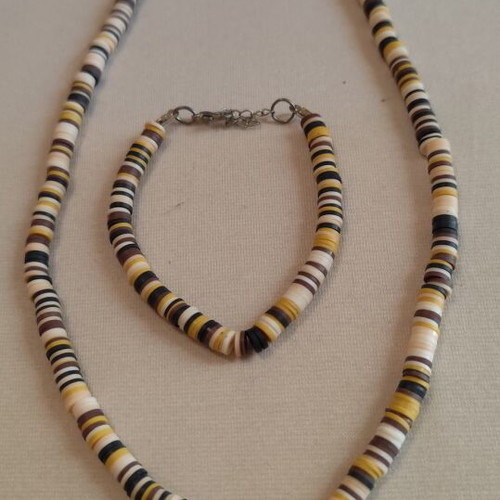 Summer bracelet and necklace used, multicolored for the sea