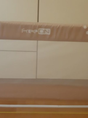 Προστατευτικό κρεβατιού σαν καινούργιο με αποσπώμενο πλενόμενο κάλυμμα