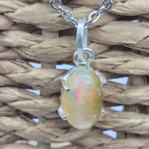 Ethiopian Opal Silver 925 Necklace new, 7 carat gemstone