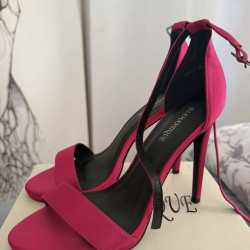 Heeled sandals new, magenta, size 40