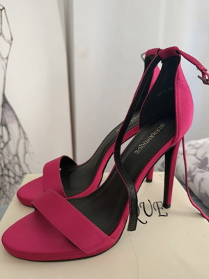 Heeled sandals new, magenta, size 40