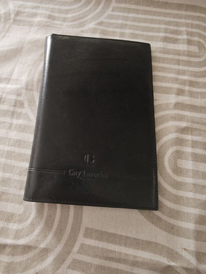 Guy Laroche cardholder used, black leather