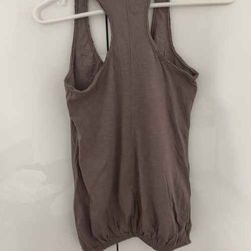 MIM taupe sleeveless top with fabric flowers, like new, size XS