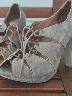 Bershka Suede Cut Out Heels with Laces Size 37 Like New