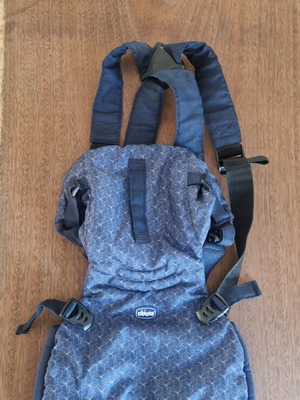 Chicco baby carrier blue like new