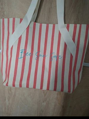 Apivita beach bag like new, shoulder type, white and red
