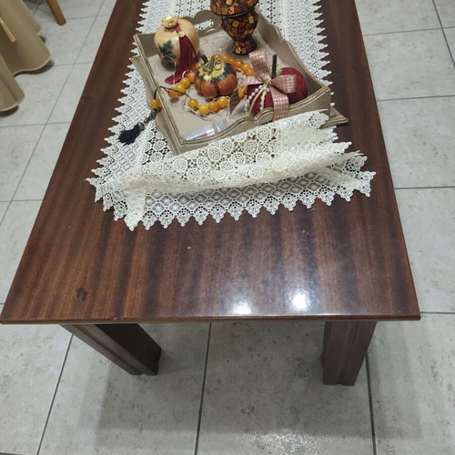 Coffee table set like new with one large and two small tables