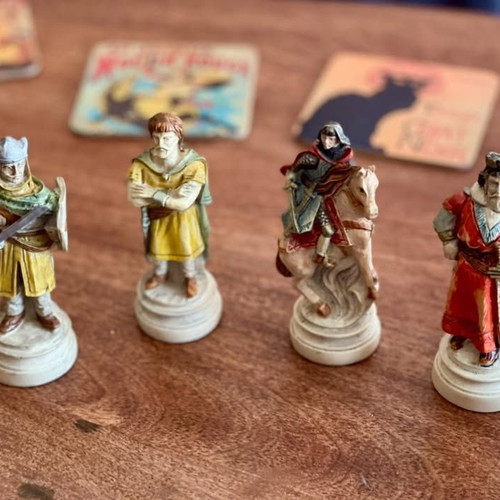 DeAgostini The Battle of Camelot collectible chess set like new