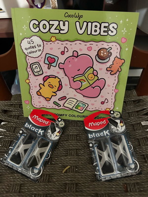 Βιβλίο ζωγραφικής Cozy Vibes καινούργιο με 4 γόμες Maped
