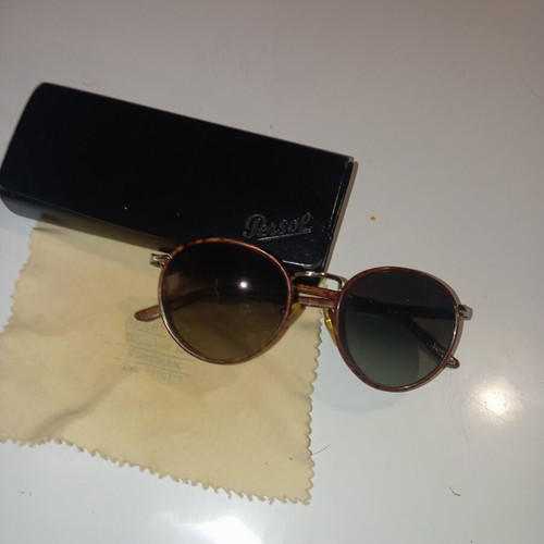 Persol unisex sunglasses like new, brown