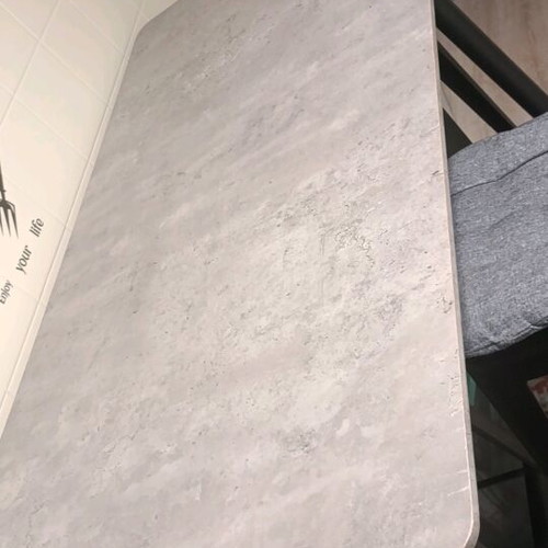 Table with 4 stools like new, tall with iron legs