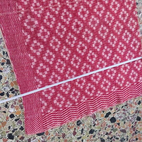 Woven blanket dimensions 1.70 x 2.06, never used