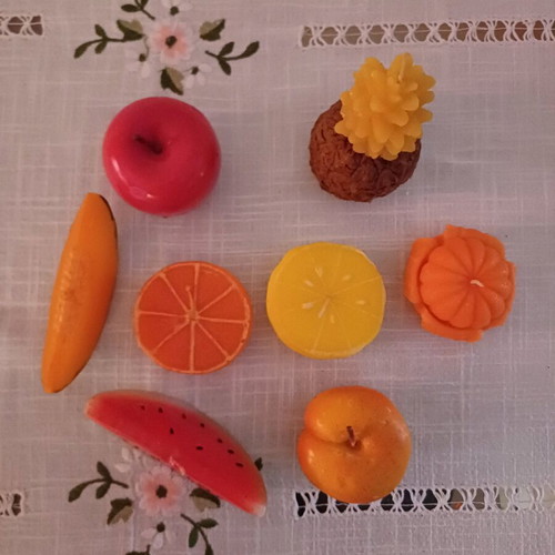Scented candles new, set of 8 fruit shapes