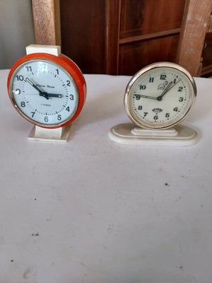 Table clocks set of 2 pieces