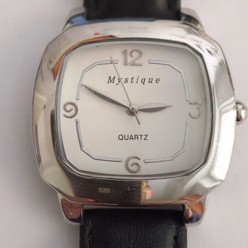 Ρολόι χειρός γυναικείο Mystique quartz με μαύρο δερμάτινο λουράκι μεταχειρισμένο