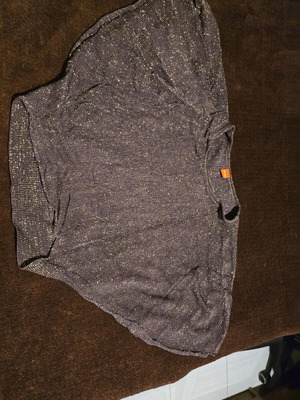 Hugo Boss top like new, size S