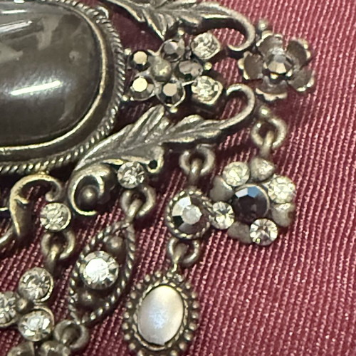 Vintage brooch large, like new, black and silver
