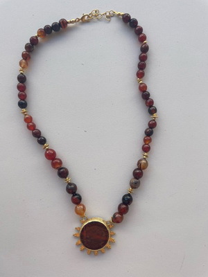 Necklace like new brown and gold