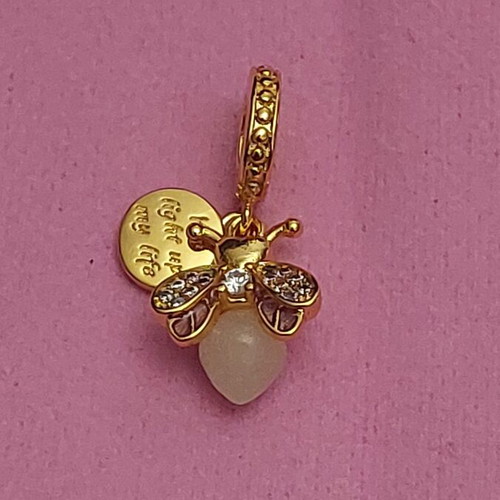 Charm bee pendant new with white and gold zirconia, glows in dark