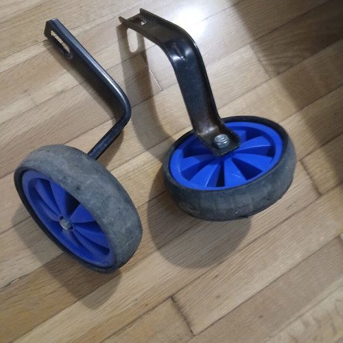 Children's Bicycle used, unisex for ages 6 to 8 with V-Brakes