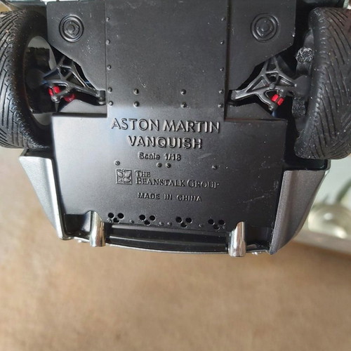 Αυτοκίνητο συλλεκτικό Aston Martin κλίμακα 1:18 μεταχειρισμένο