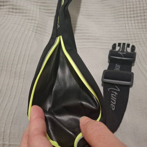 In Tune Waist Belt Bag like new for Sports Activities
