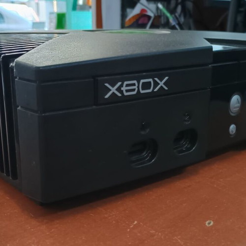 Xbox Original console like new with controller and cables