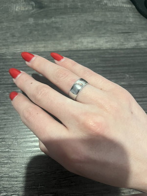 Silver ring like new in excellent condition