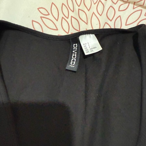 H&M black bodysuit used, size S