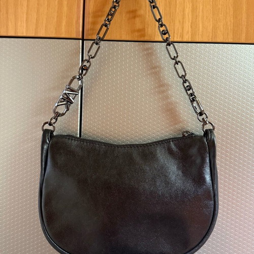 Michael Kors Kendall shoulder bag like new, black leather
