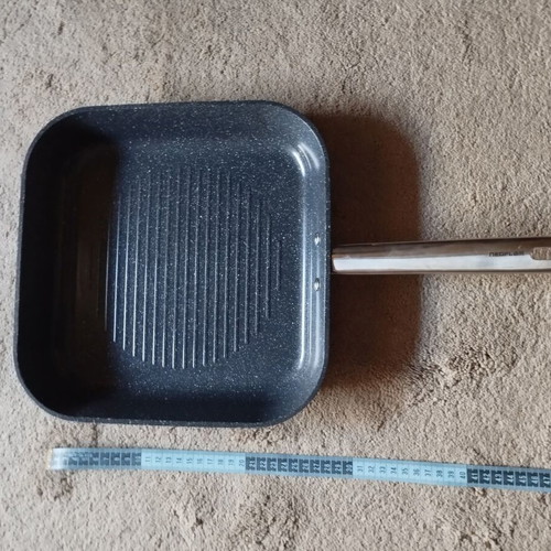 Neoflam grill pan like new with non-stick coating
