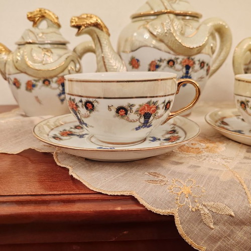 Hayasi Kutani Geisha porcelain tea set like new, 18 pieces